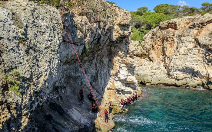 Coasteering Island